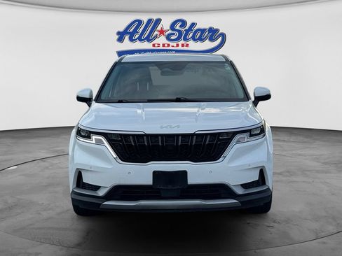 Used 2024 Kia Carnival EX FWD image 2