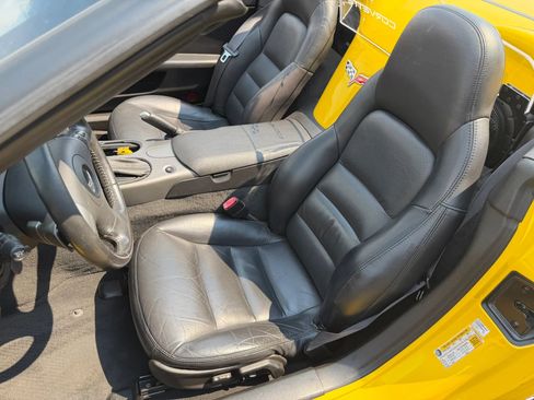 Used 2007 Chevrolet Corvette Convertible w/ Preferred Equipment Group RWD image 11