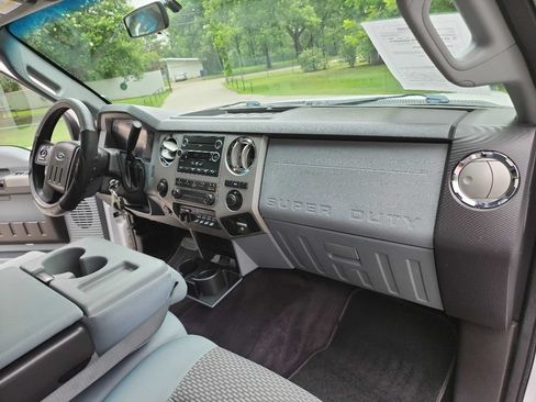 Used 2011 Ford F250 XLT w/ Chrome Pkg RWD image 36