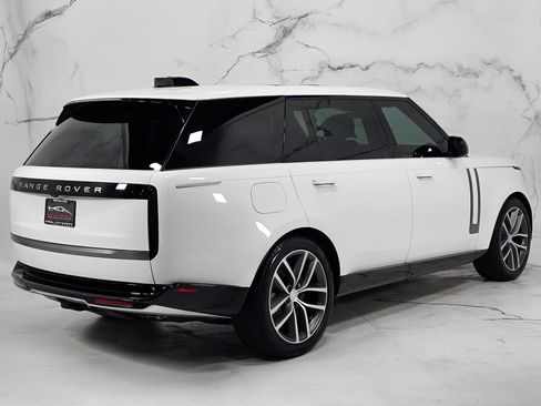 Used 2024 Land Rover Range Rover Long Wheelbase SE AWD/4WD image 13