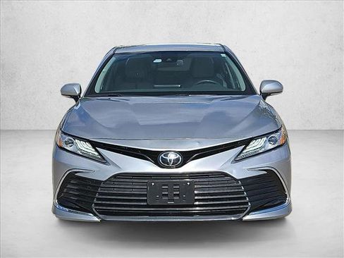Used 2024 Toyota Camry XLE FWD image 2