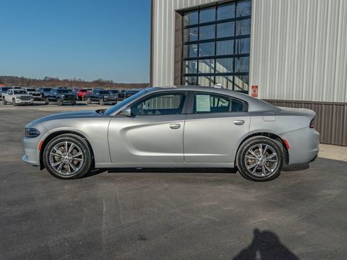 Used 2022 Dodge Charger SXT w/ Navigation & Travel Group image 2
