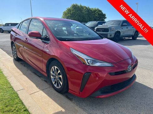 Used 2019 Toyota Prius Limited w/ Premium Convenience Package FWD image 3