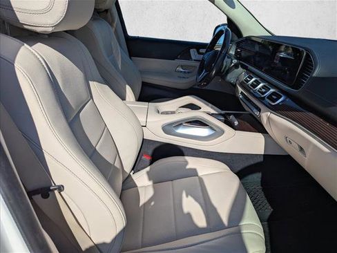 Used 2021 Mercedes-Benz GLS 450 4MATIC image 23