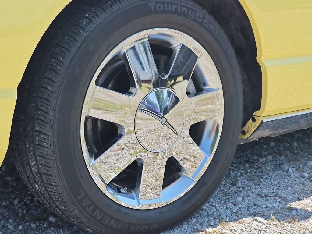 Used 2002 Ford Thunderbird RWD image 17