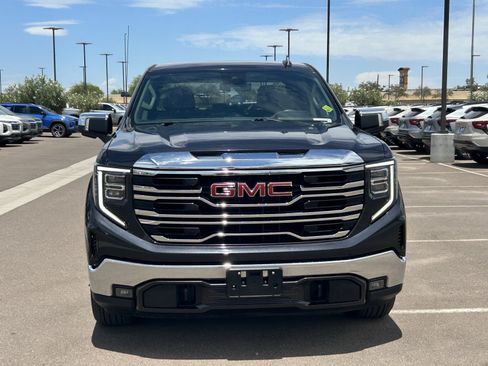Certified 2025 GMC Sierra 1500 SLT RWD image 8