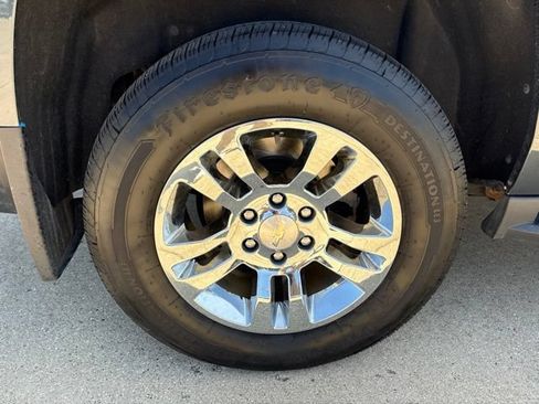Used 2019 Chevrolet Suburban LT AWD/4WD image 9