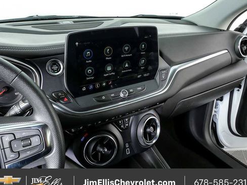 Certified 2025 Chevrolet Blazer LT FWD image 12