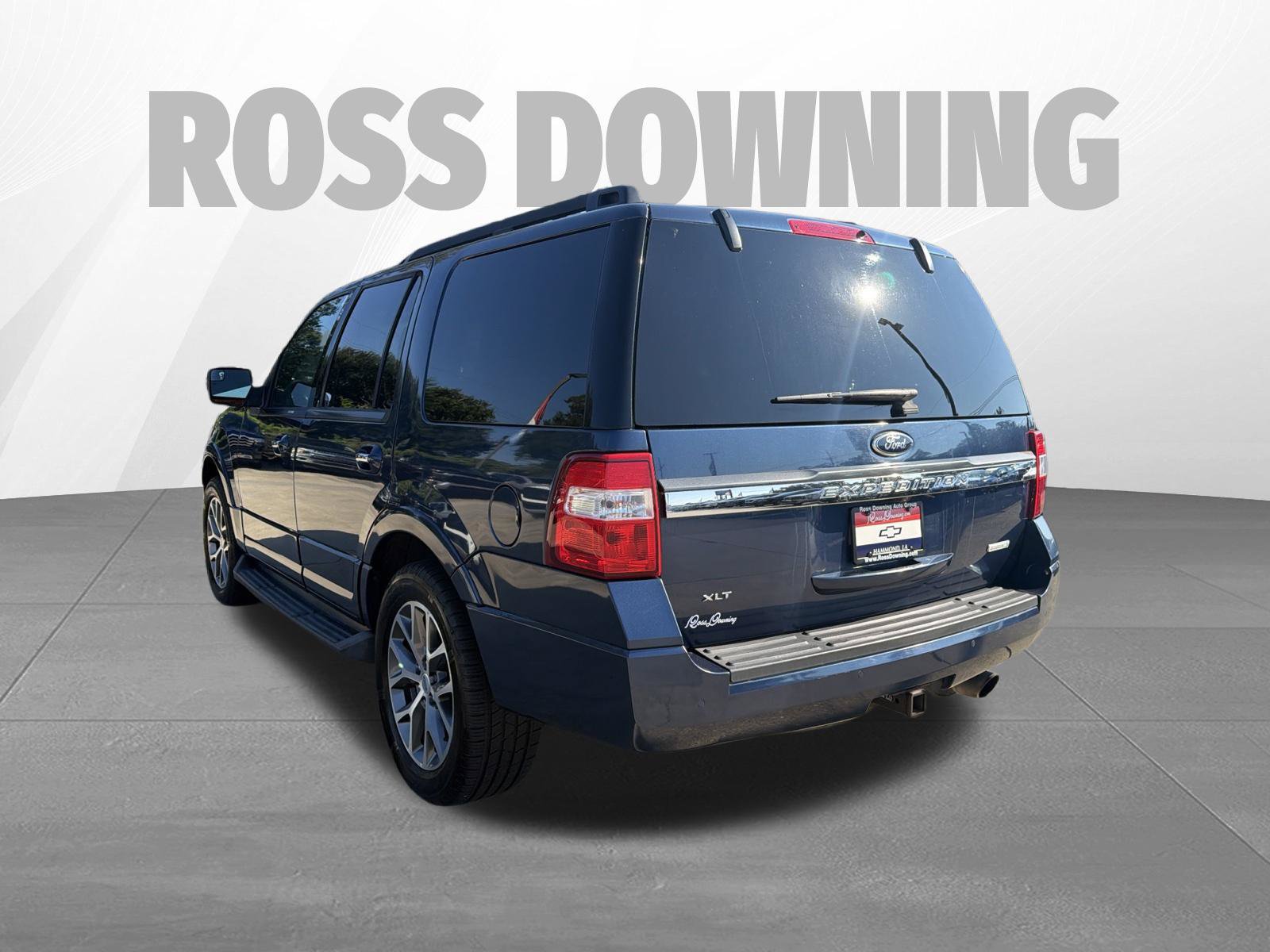 Used 2015 Ford Expedition XLT w/ Equipment Group 202A RWD image 6