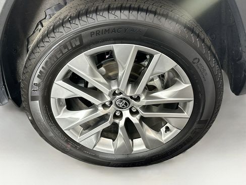 Used 2025 Toyota RAV4 XLE Premium image 11