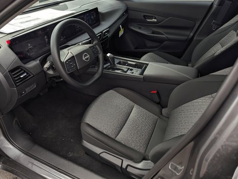 New 2026 Nissan Sentra SV image 9