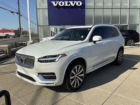Used 2023 Volvo XC90 B5 Plus w/ Protection Package Premier image 3
