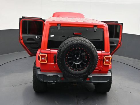 Used 2018 Jeep Wrangler Unlimited Sahara w/ LED Lighting Group AWD/4WD image 35