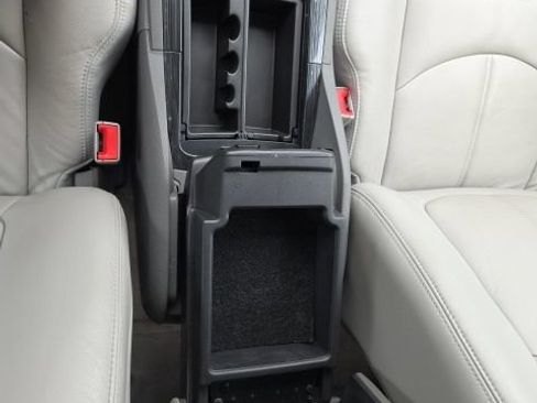 Certified 2016 Chevrolet Traverse LT FWD image 19