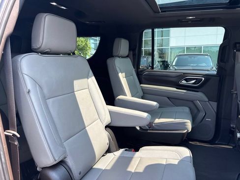 Used 2023 GMC Yukon XL SLT w/ SLT Premium Package AWD/4WD image 26