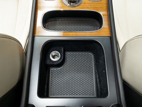 Used 2021 Bentley Bentayga w/ First Edition Specification AWD/4WD image 37