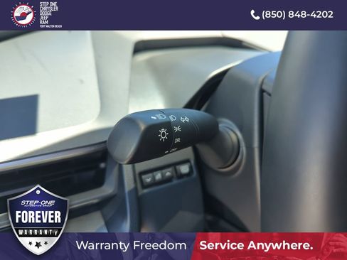 Used 2025 Toyota Prius LE FWD image 19