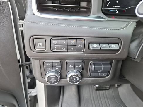 Used 2023 GMC Yukon XL Denali Ultimate image 35