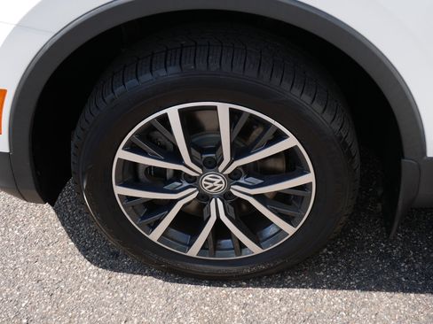 Used 2020 Volkswagen Tiguan SE AWD/4WD image 15