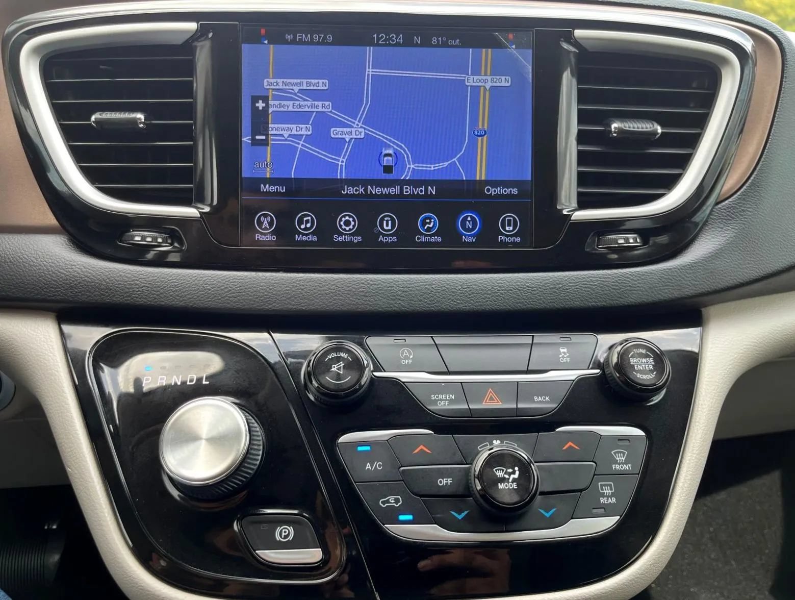 Used 2017 Chrysler Pacifica Touring FWD image 32