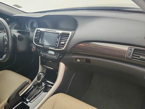 Used 2016 Honda Accord Touring image 27