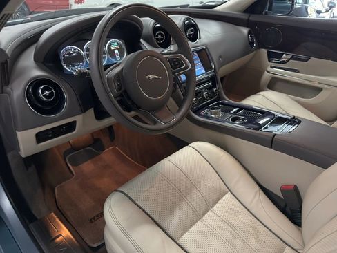 Used 2012 Jaguar XJ RWD image 10