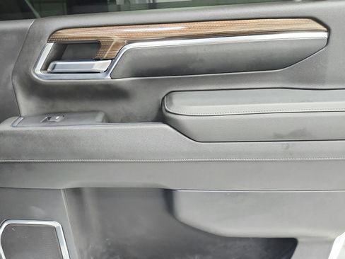 Used 2024 Chevrolet Silverado 2500 LT AWD/4WD image 45