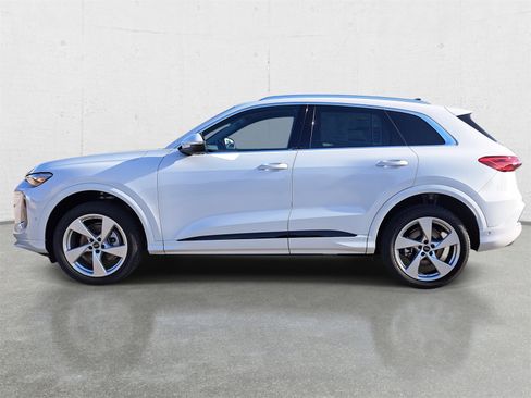 New 2025 Audi Q5 Premium Plus image 8