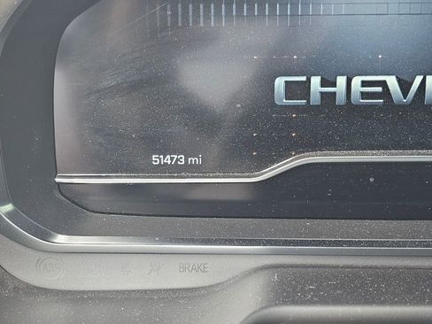 Used 2024 Chevrolet Suburban LT w/ Luxury Package image 11