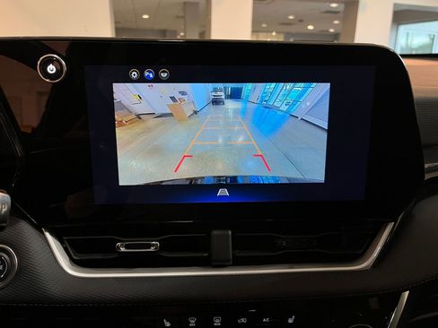 Used 2025 Chevrolet Equinox LT image 24