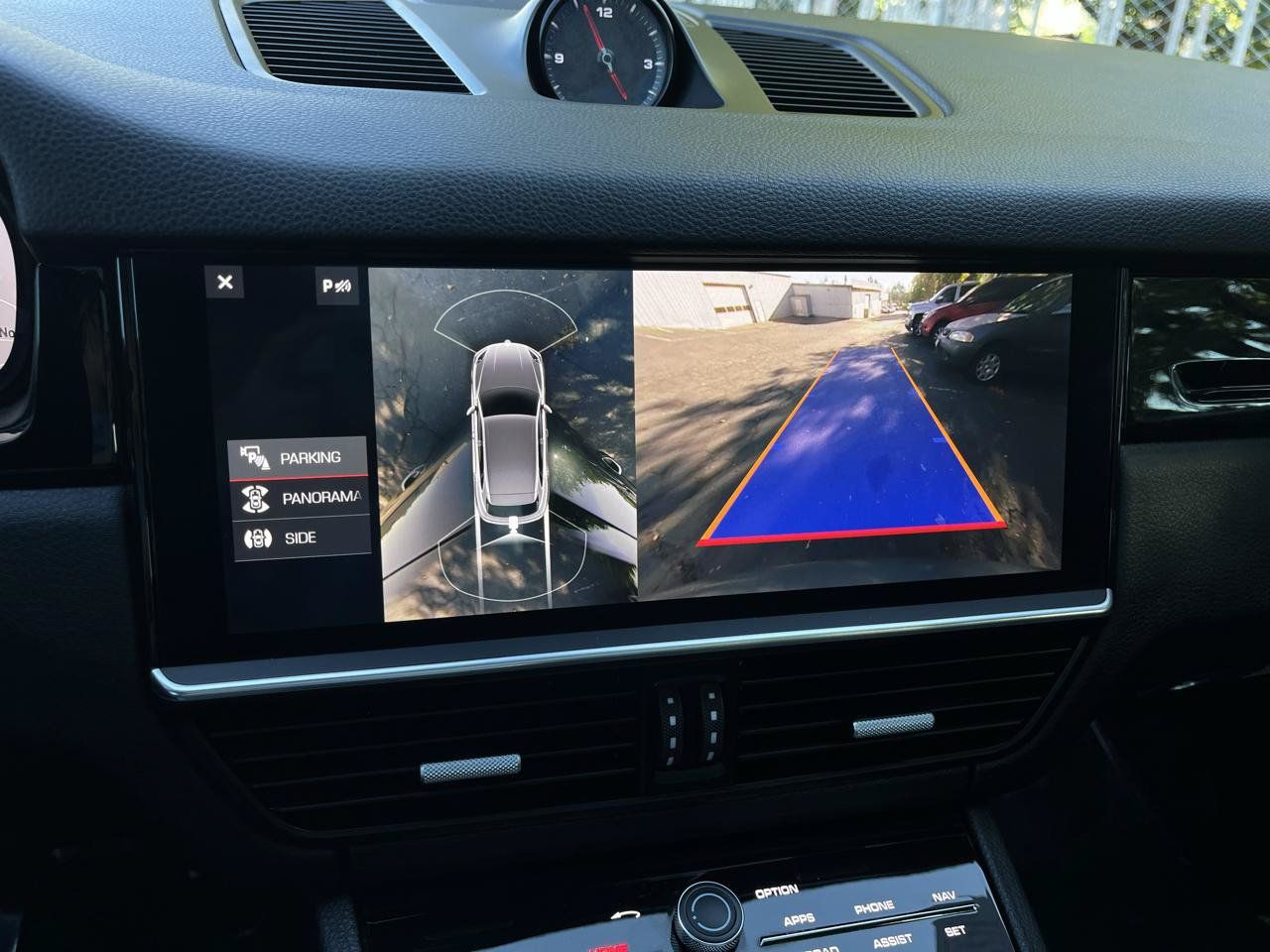 Used 2020 Porsche Cayenne AWD/4WD image 14