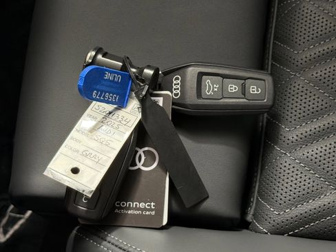 Used 2025 Audi SQ5 Premium Plus w/ Premium Plus Package image 25