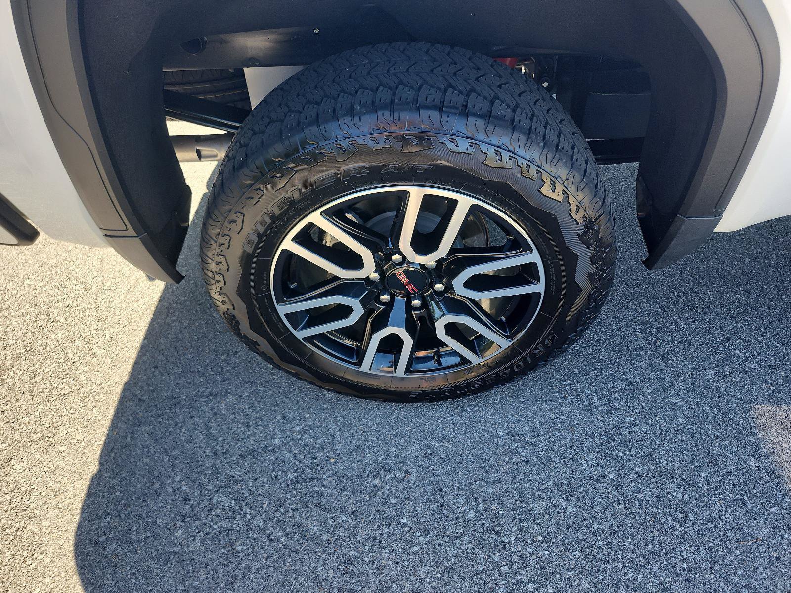 Certified 2025 GMC Sierra 1500 AT4 w/ AT4 Premium Package AWD/4WD image 6