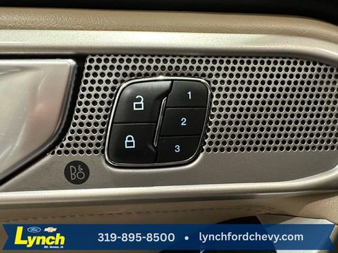 Used 2022 Ford Explorer Limited w/ Equipment Group 301A AWD/4WD image 7
