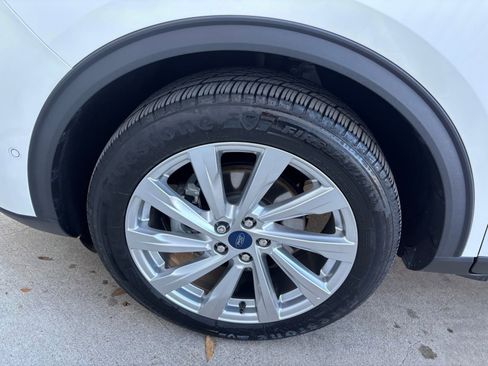 Used 2022 Ford Escape Titanium w/ Titanium Elite Package image 11