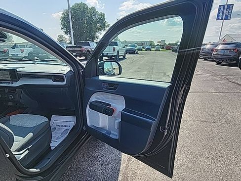 Used 2022 Ford Maverick XLT FWD image 12