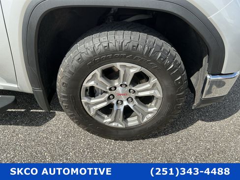 Used 2022 GMC Sierra 1500 SLE w/ X31 Off-Road Package AWD/4WD image 9