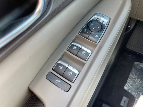 New 2026 Kia Carnival EX FWD image 25