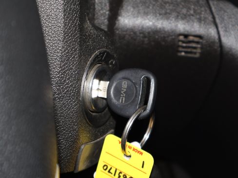 Used 2012 GMC Acadia SLT image 23