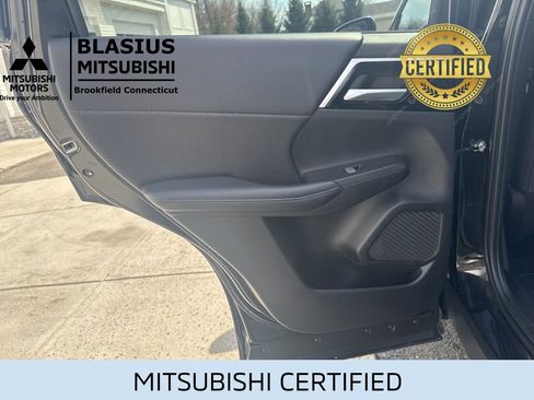 Used 2024 Mitsubishi Outlander 4WD Plug-In Hybrid image 24