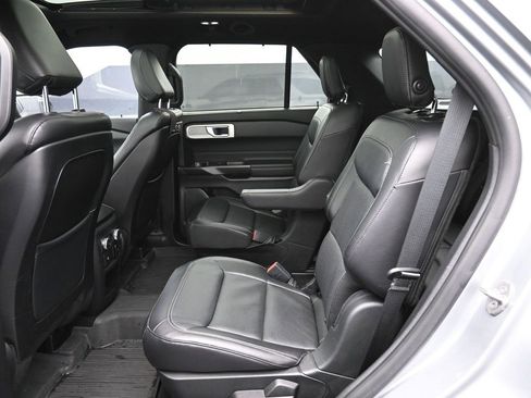 Used 2020 Ford Explorer Limited w/ Class III Trailer Tow Package image 27