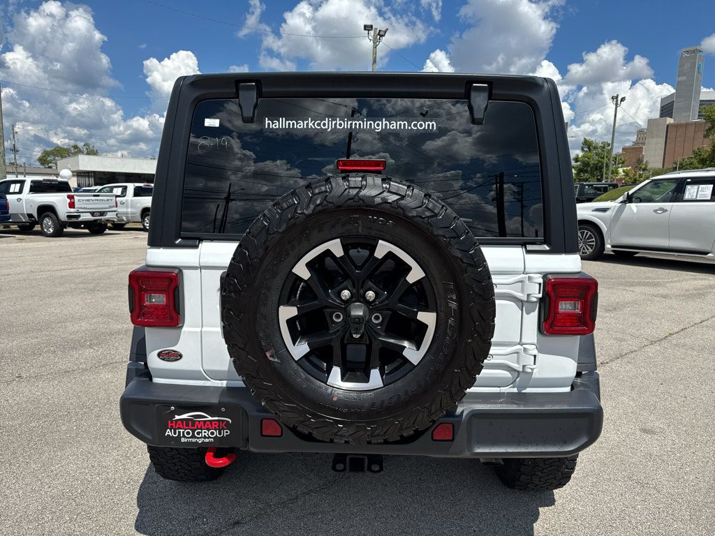 Used 2025 Jeep Wrangler Unlimited Rubicon AWD/4WD image 9