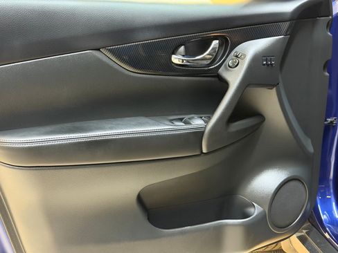 Used 2019 Nissan Rogue SL w/ Premium Package FWD image 13