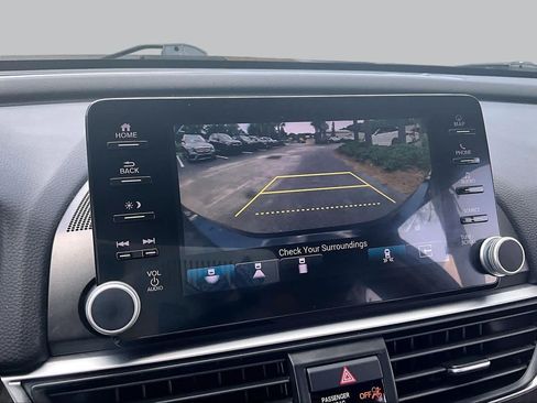 Used 2018 Honda Accord Touring image 27