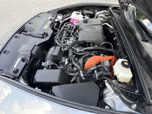 Used 2023 Toyota Crown Limited image 37