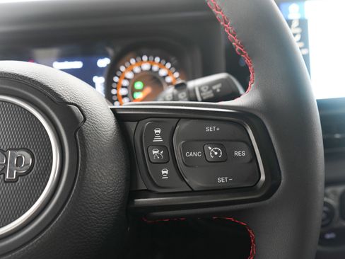 Used 2024 Jeep Wrangler Unlimited Rubicon AWD/4WD image 28