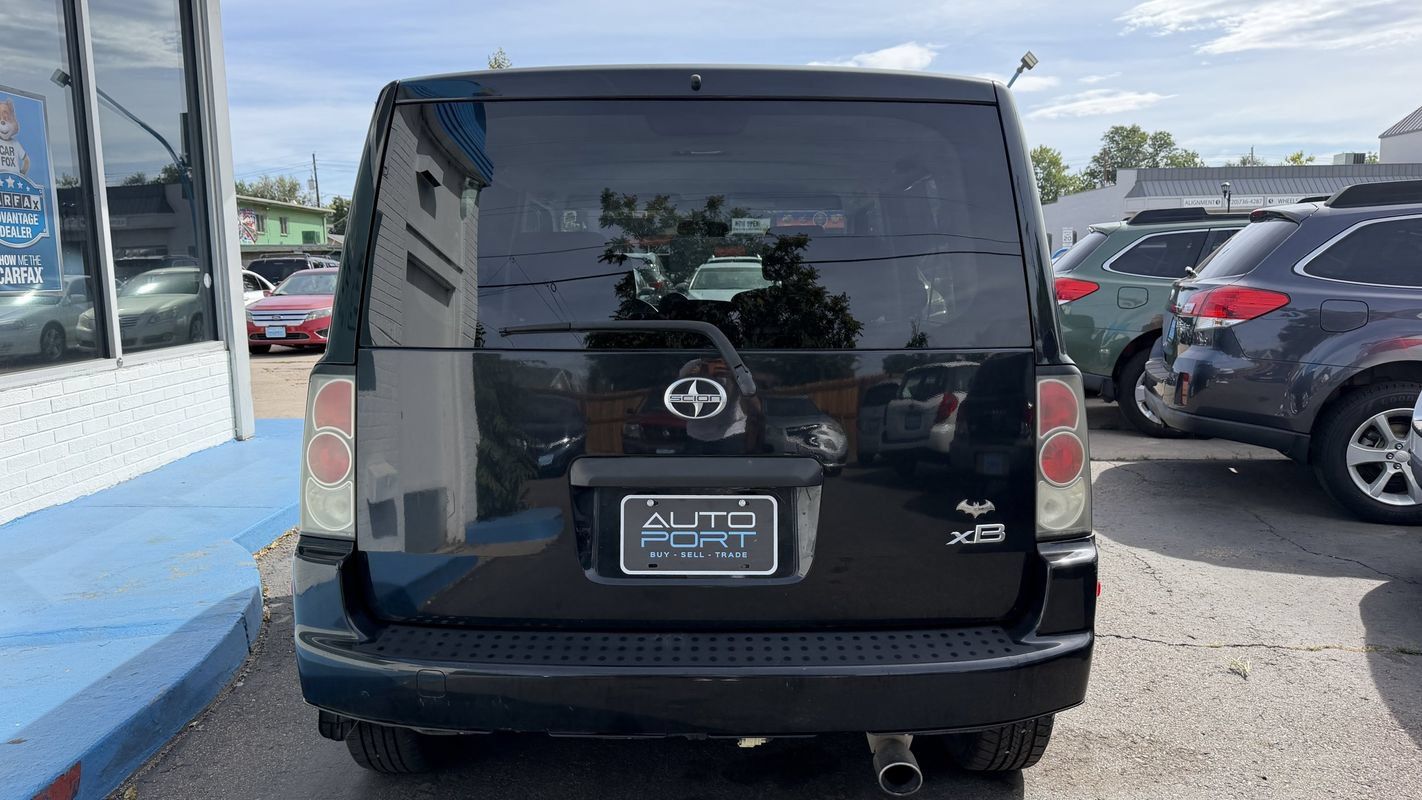 Used 2006 Scion xB FWD image 3