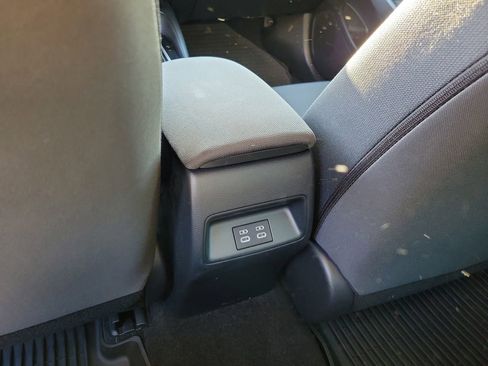 Used 2025 Toyota Corolla LE image 11