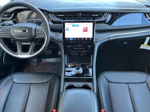 Used 2023 Jeep Grand Cherokee 30th Anniversary image 14