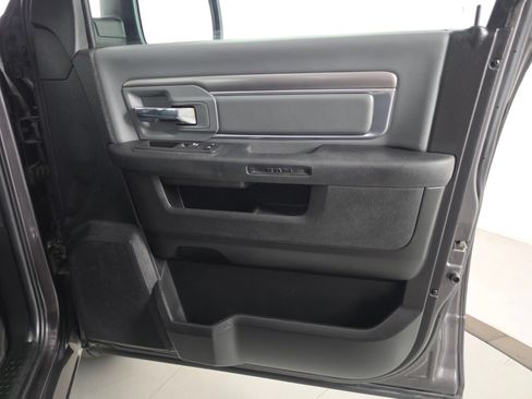 Used 2022 RAM 1500 Classic SLT AWD/4WD image 19